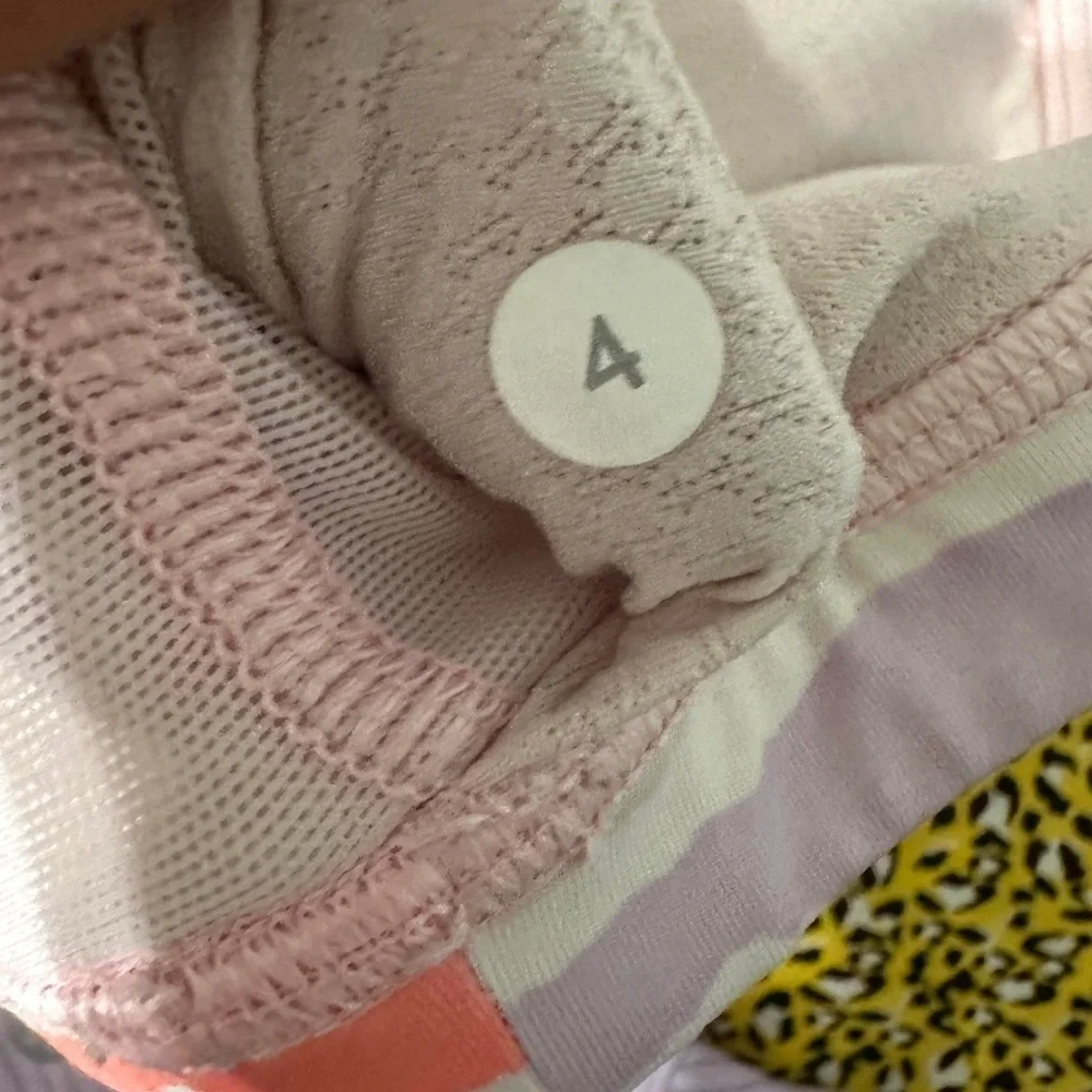 (Price firm) Lululemon dropped back tank top size 4 excellent condition